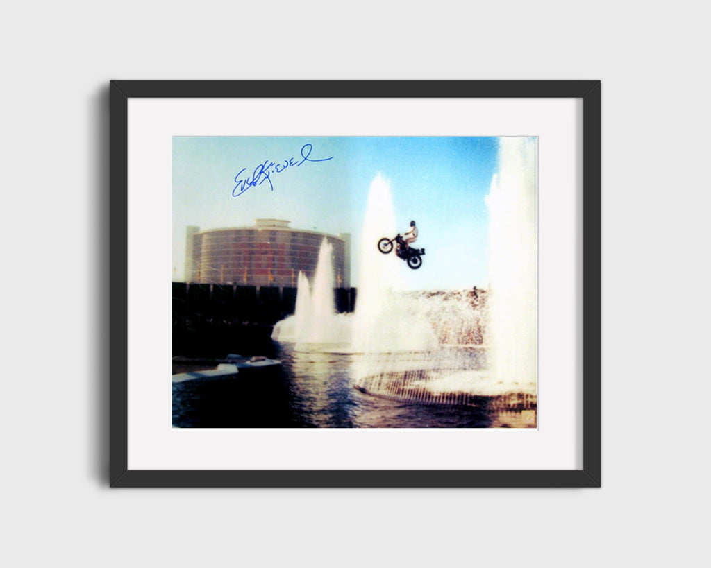 Autograph Print - Evel Knievel - Fountain Leap Sports - Others FSPrints Gallery Frame 16x20