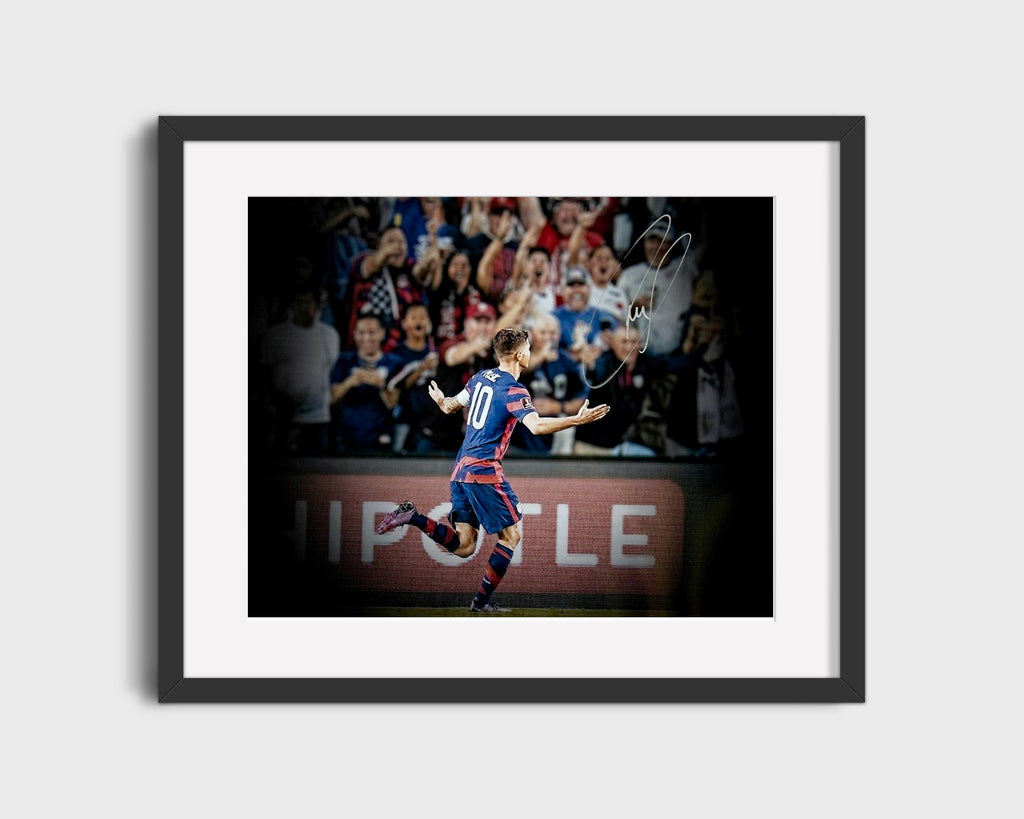 Christian Pulisic Showcase Autograph Print - Captain America Soccer FramedSportPrints Gallery Frame 16x20