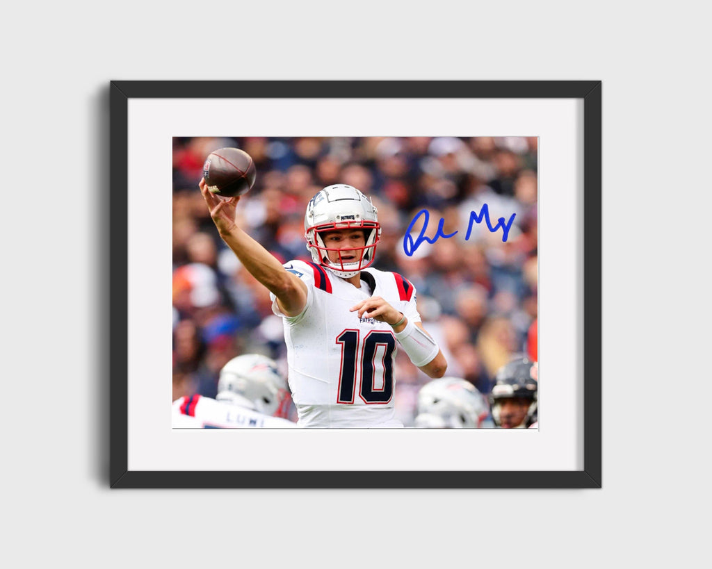 Football Autograph Print - Drake Maye - Rookie Rising Football Vintage Framed Prints Gallery Frame 16x20