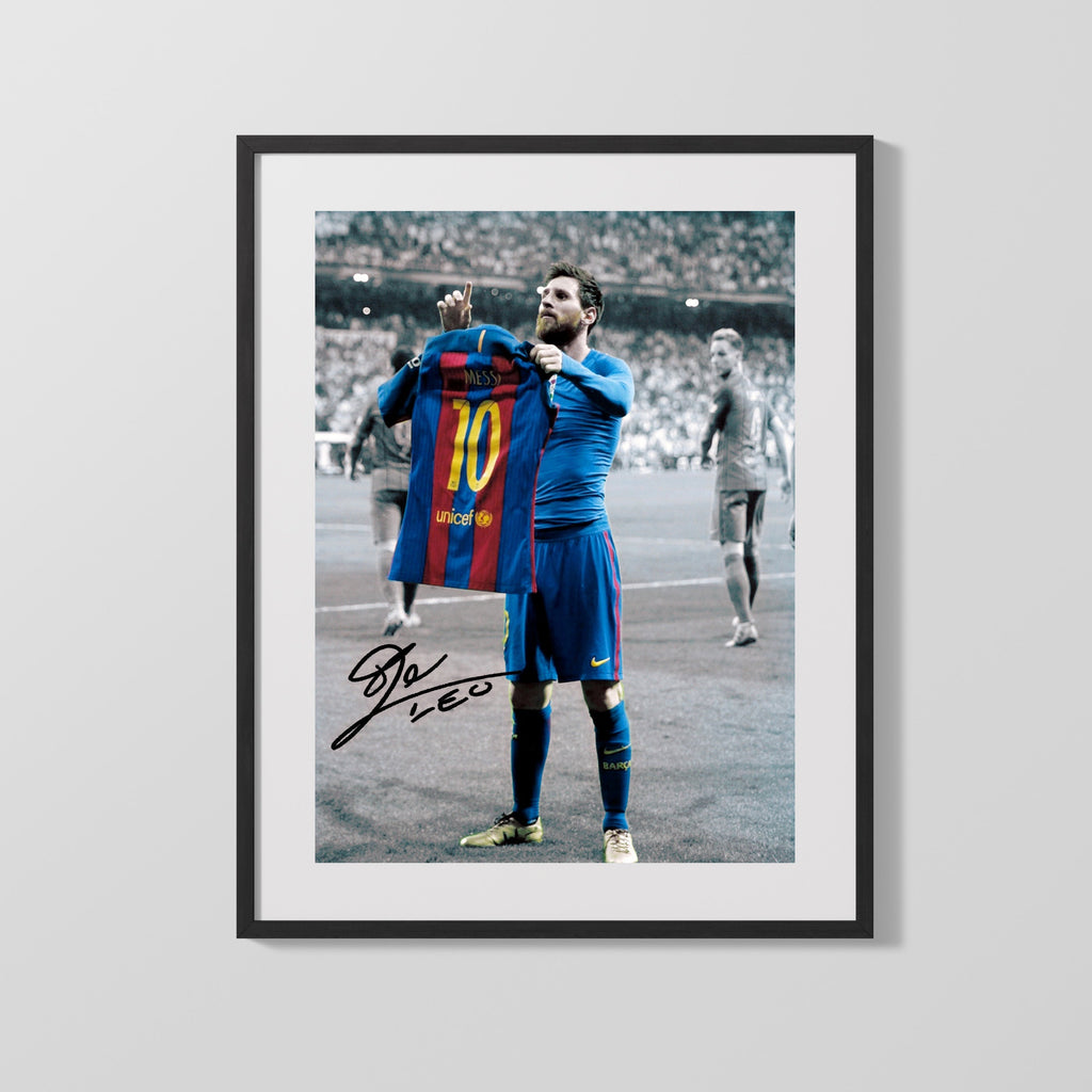 Lionel Messi Autograph Print - FC Barcelona - Shirt Lift Soccer FramedSportPrints Gallery Frame 16x20