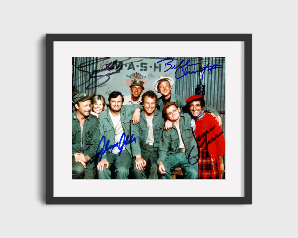 MASH - 1973 Cast In Canteen - Autograph Print Television Vintage Framed Prints Gallery Frame 16x20