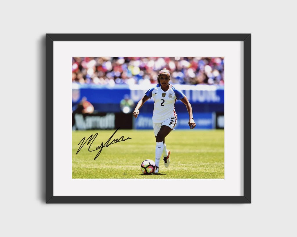 Mallory Pugh USWNT Autograph Print - Midfield Maestro Soccer FramedSportPrints Gallery Frame 16x20