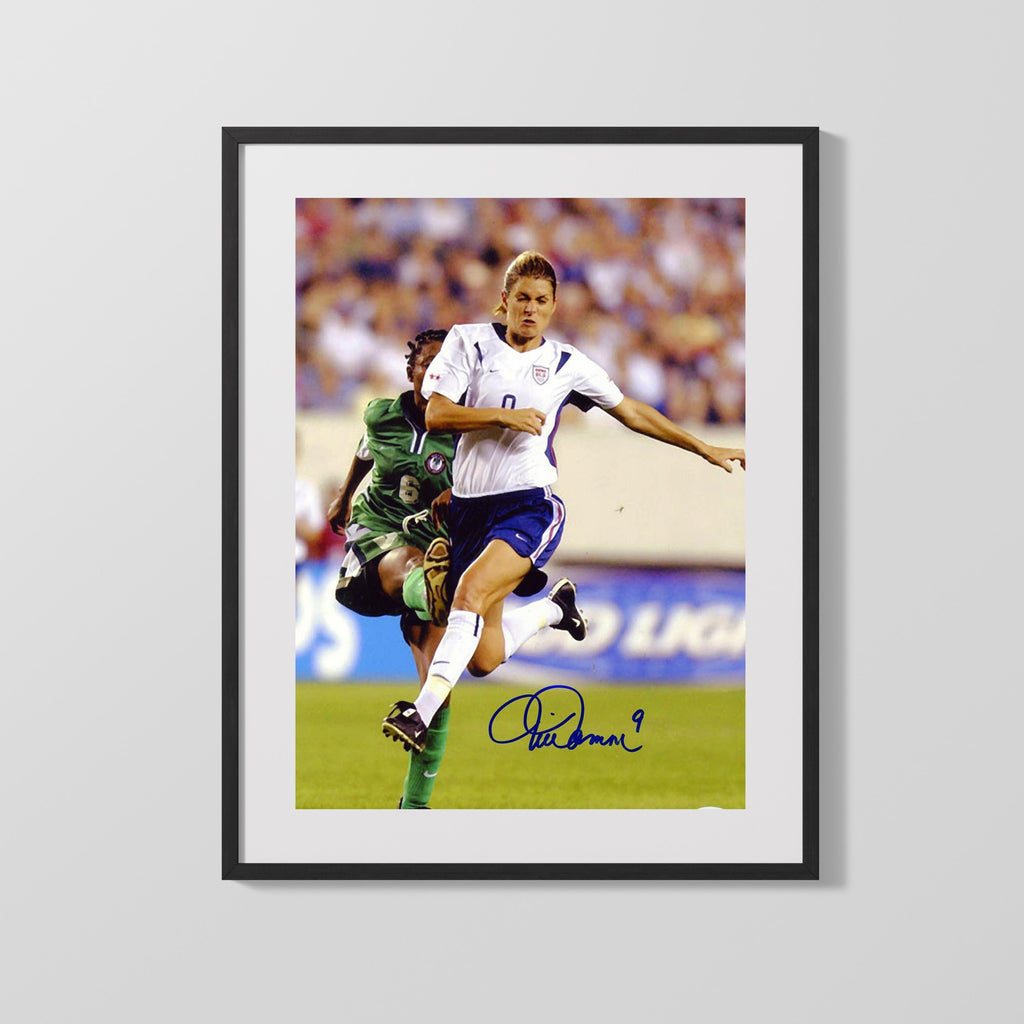 Mia Hamm Autograph Print - Team USA - Classic Focus Soccer FramedSportPrints Gallery Frame 16x20