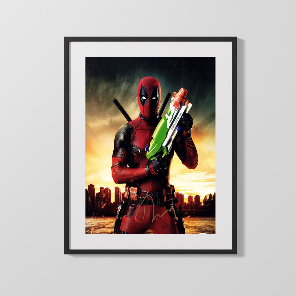 Movie Autograph Print - Ryan Reynolds - Deadpool Splash Movies FSPrints Gallery Frame 16x20