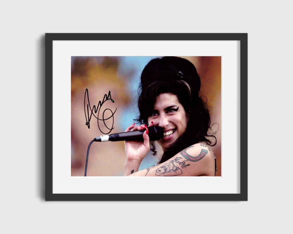 Music Autograph Photo - Amy Winehouse - Back to Black Smile Music Vintage Framed Prints Gallery Frame 16x20