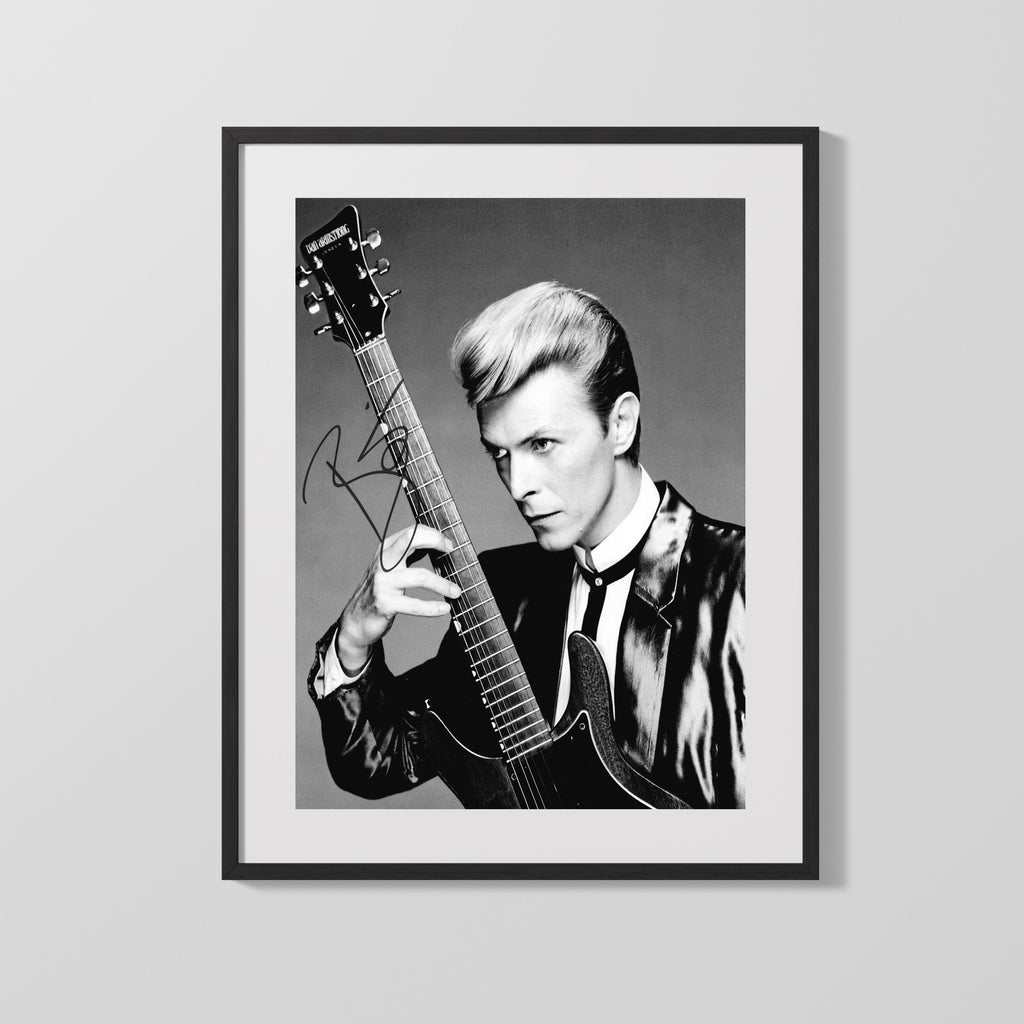 Music Autograph Photo - David Bowie - Serious Moonlight Gaze Music Vintage Framed Prints Gallery Frame 16x20