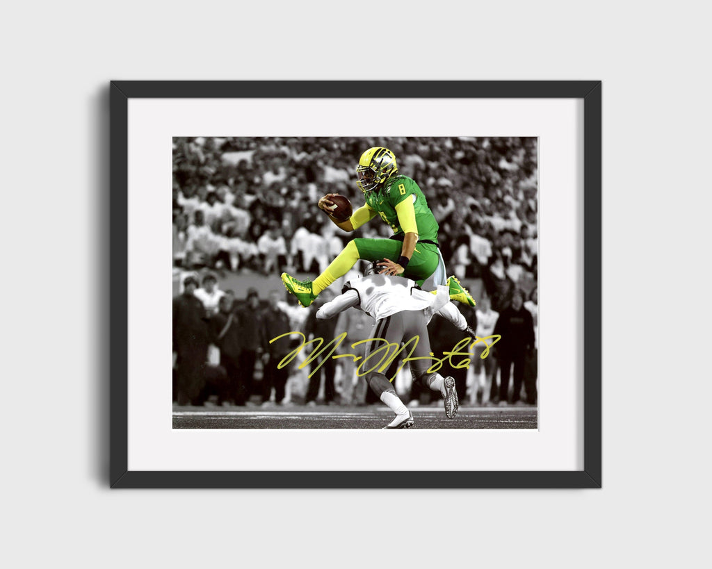 Oregon Autograph Print - Marcus Mariota - Flying Duck Leap College FSPrints Gallery Frame 16x20