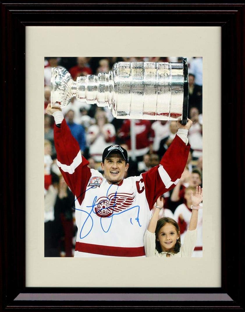 Unframed Steve Yzerman Autograph Replica Print - Detroit Red Wings - Holding Trophy Unframed Print - Hockey FSP - Unframed   