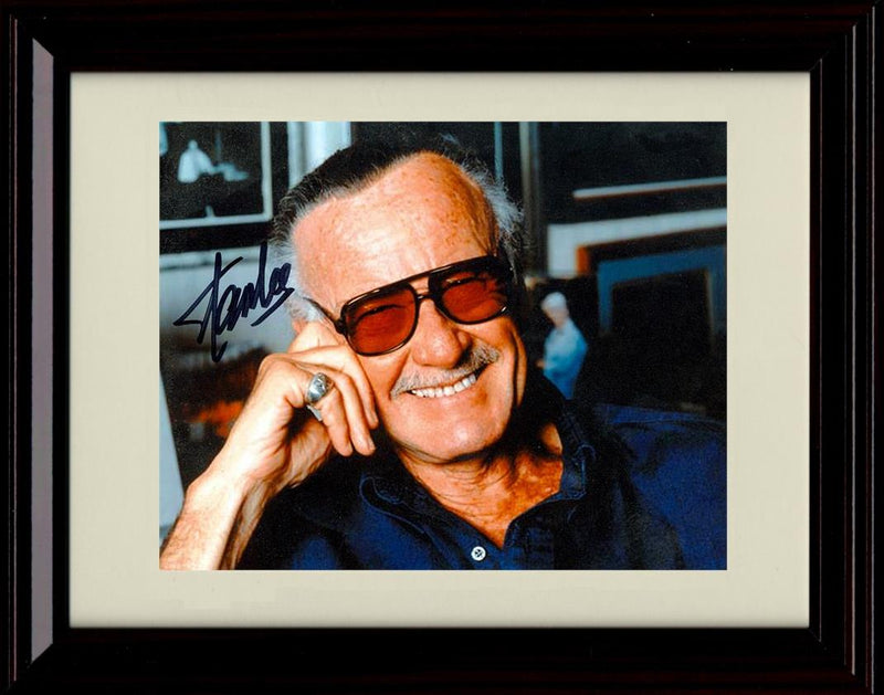 Framed Smilin' Stan Lee Autograph Promo Print - Smilin' Framed Print - Movies FSP - Framed   